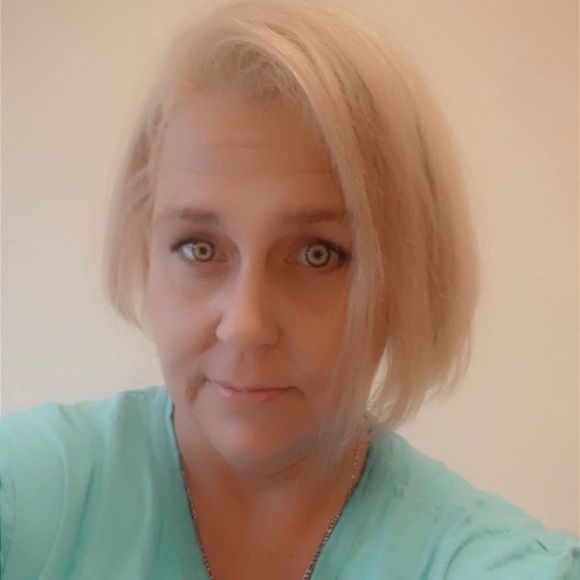 Meet your Posher, Erica - Picture 1 of 1